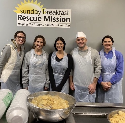 Nurse nesthesia Students Serving at Sunday Breakfast Mission during CRNA